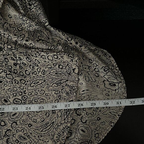CAbi Womens Blouse Shirt Medium 100% Silk Sketch Print Paisley Button Front - Picture 10 of 10